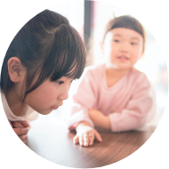 なにかに興味をもつこども